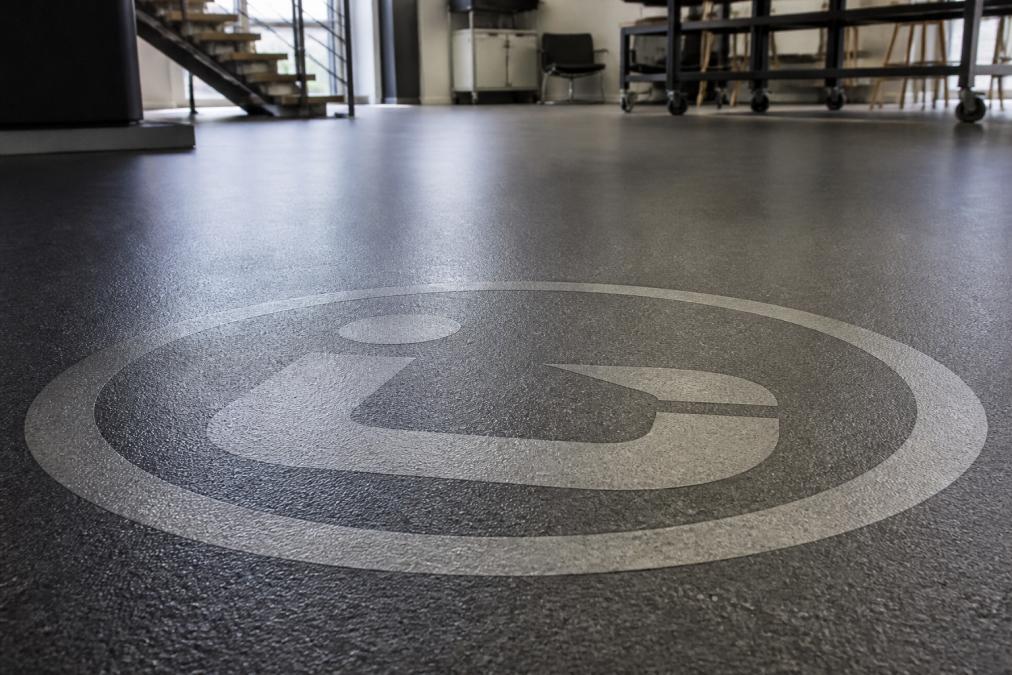 holdbarhed-af-logo-på Vinylgulve